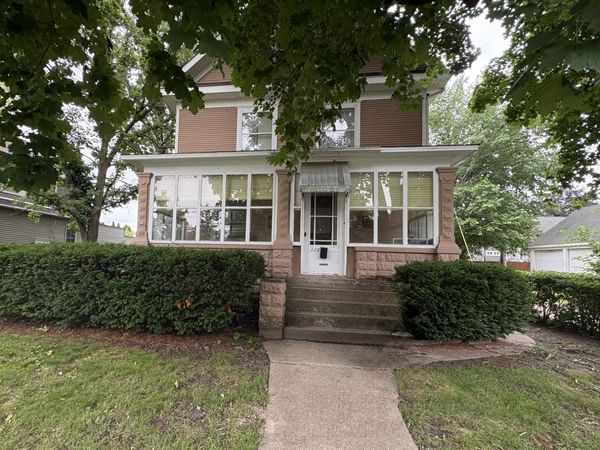 220 E Avenue, Rochelle, IL 61068