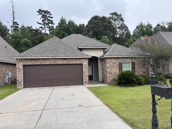 25406 Lake Providence Dr, Denham Springs, LA 70726