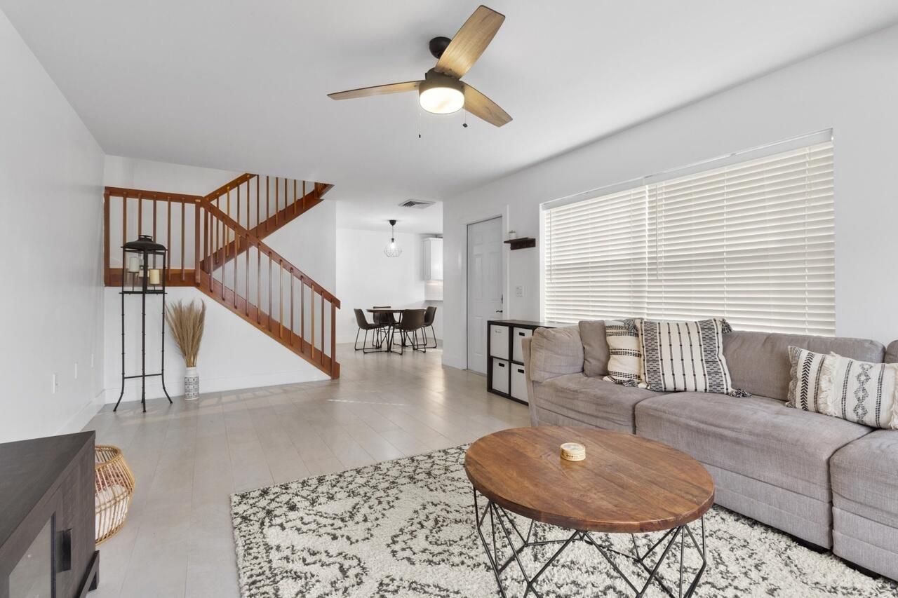 18 Amherst Court, Unit D, Royal Palm Beach, FL 33411 Photo
