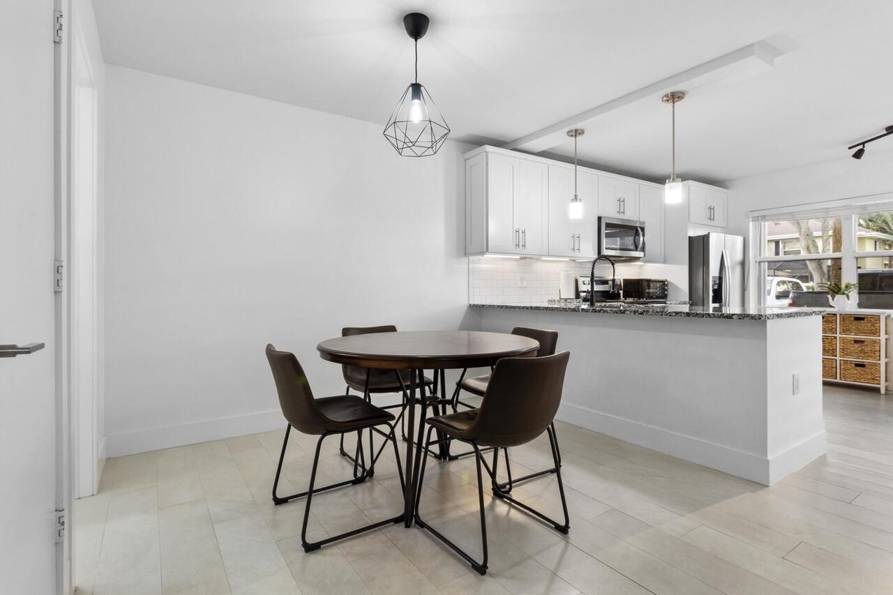 18 Amherst Court, Unit D, Royal Palm Beach, FL 33411 Photo