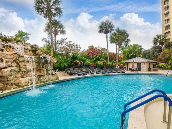2450 Presidential Way, Unit 1405, West Palm Beach, FL 33401