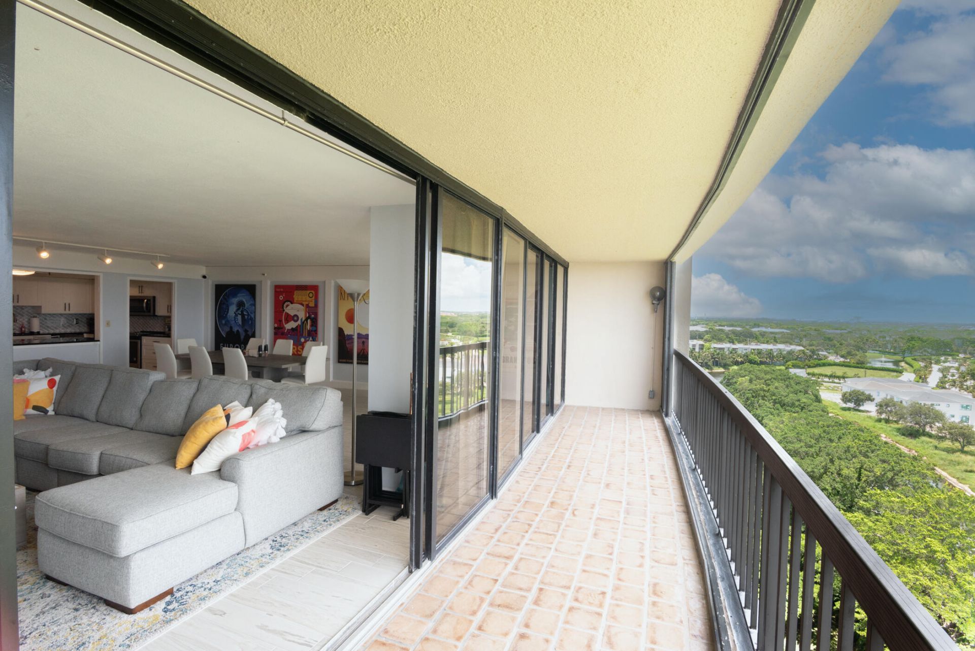 2450 Presidential Way, Unit 1405, West Palm Beach, FL 33401 Photo