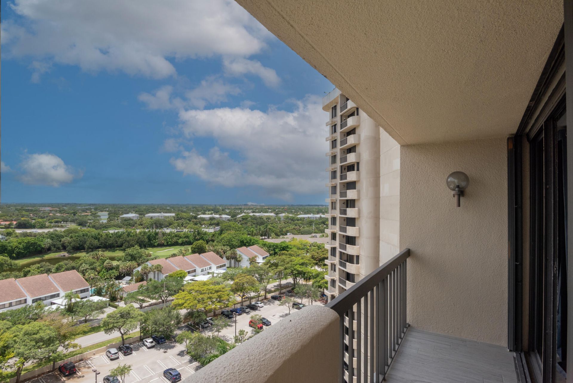 2450 Presidential Way, Unit 1405, West Palm Beach, FL 33401 Photo
