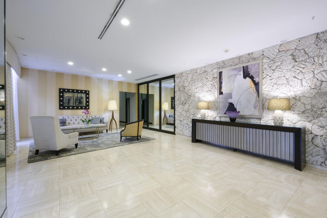 2450 Presidential Way, Unit 1405, West Palm Beach, FL 33401 Photo