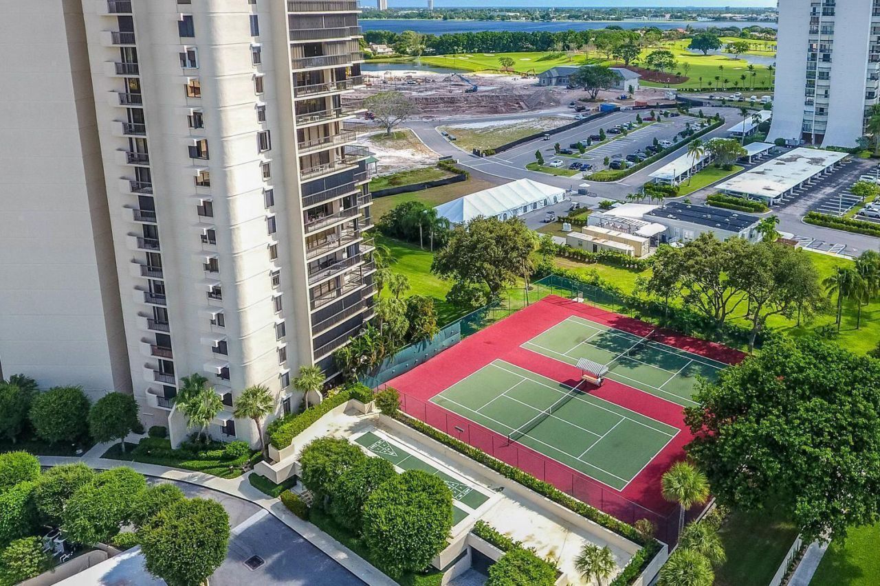 2450 Presidential Way, Unit 1405, West Palm Beach, FL 33401 Photo