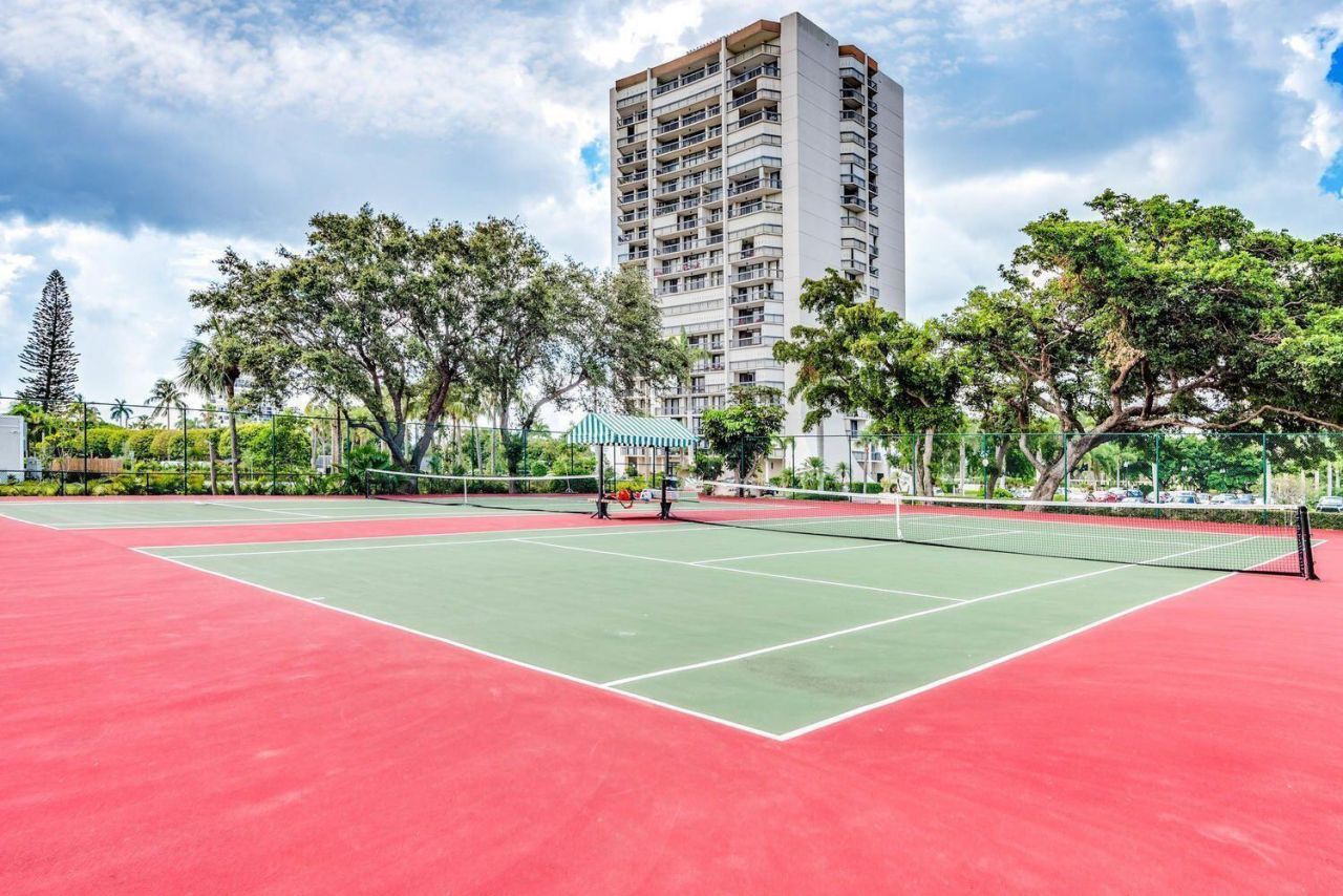 2450 Presidential Way, Unit 1405, West Palm Beach, FL 33401 Photo