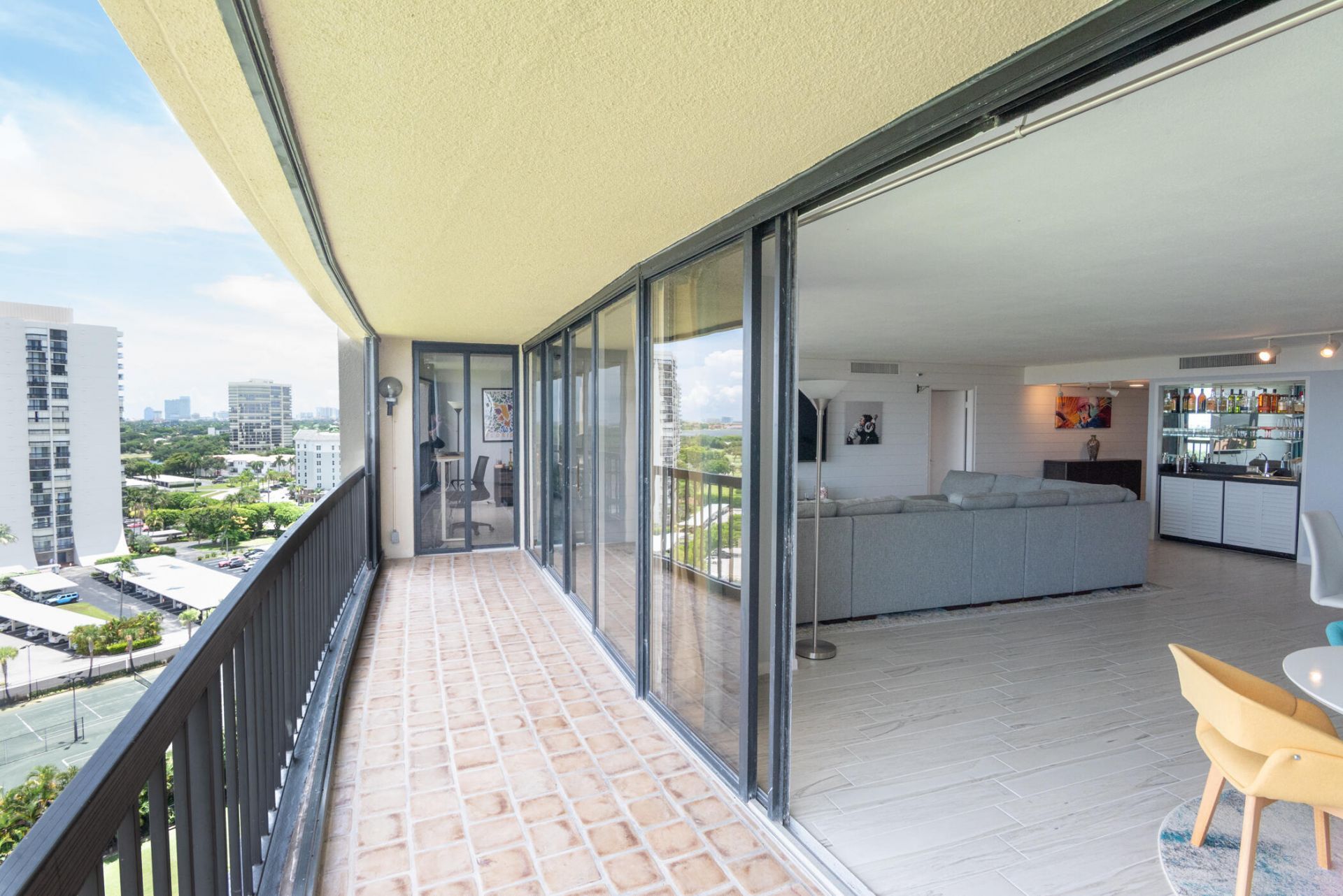 2450 Presidential Way, Unit 1405, West Palm Beach, FL 33401 Photo