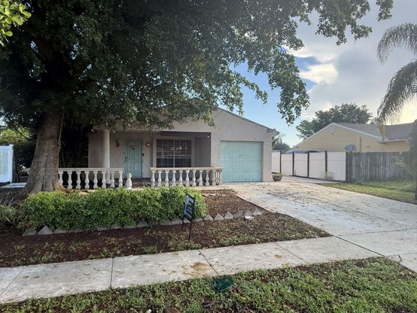 10685 Bobbie Lane, Royal Palm Beach, FL 33411