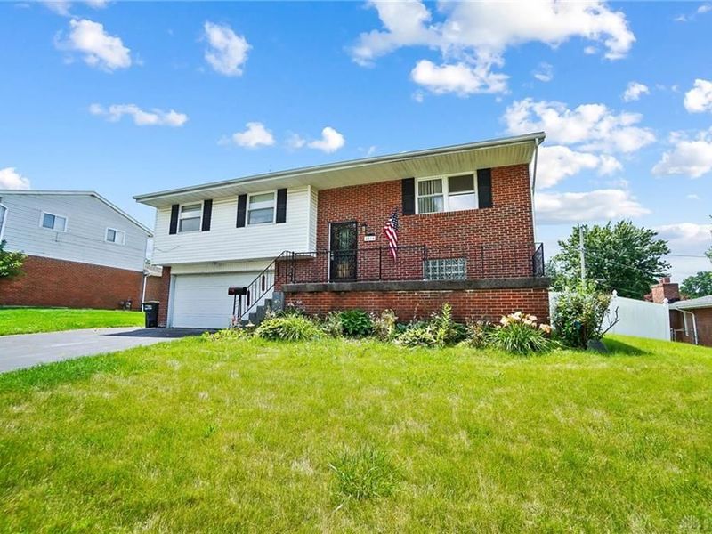 4544 College View Drive, Dayton, OH 45417 Photo 2