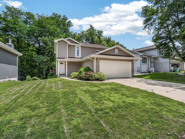 3889 92nd Drive, Urbandale, IA 50322
