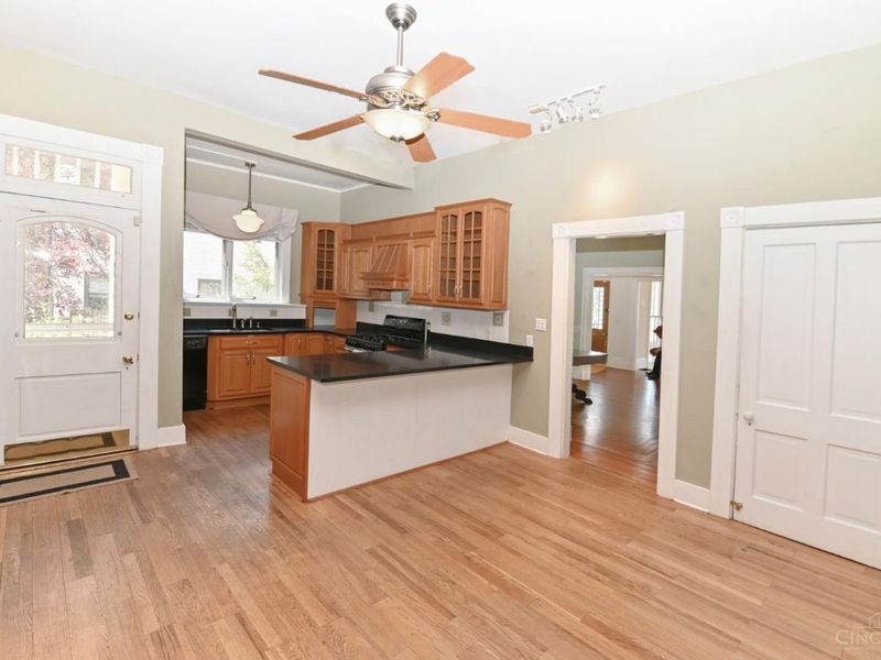 1234 Herschel Avenue, Cincinnati, OH 45208 Photo 16