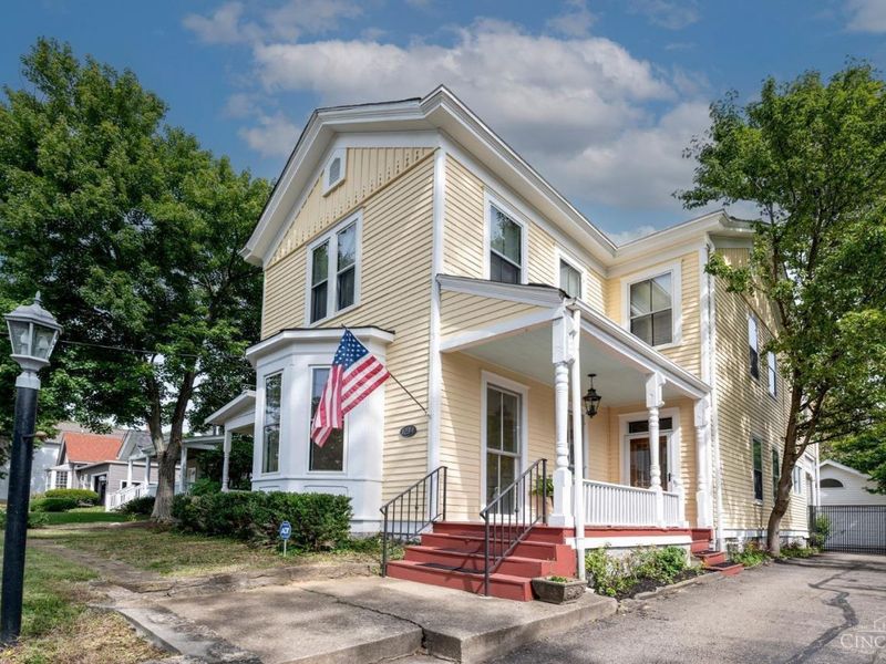 1234 Herschel Avenue, Cincinnati, OH 45208 Photo 2