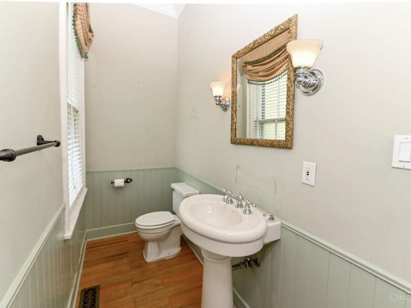 1234 Herschel Avenue, Cincinnati, OH 45208 Photo 22