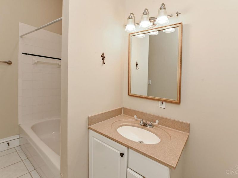1234 Herschel Avenue, Cincinnati, OH 45208 Photo 31