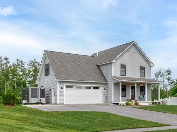 416 Blane Circle, Pembroke, NH 03275