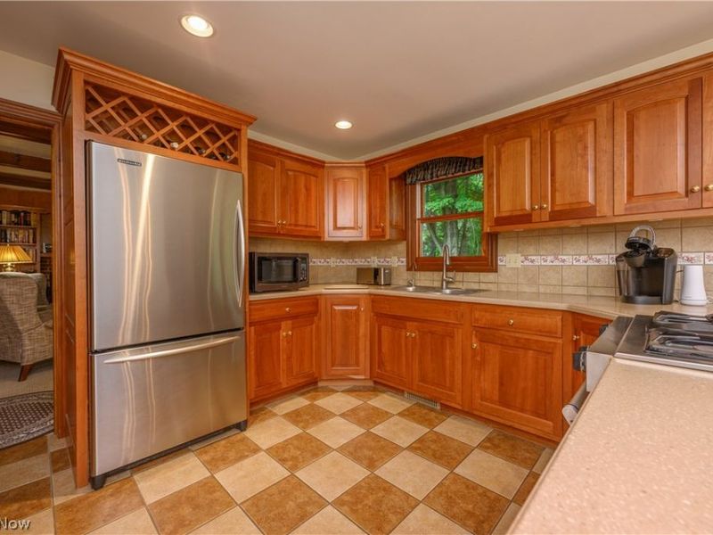 3820 Valley Drive, Norton, OH 44203 Photo 6
