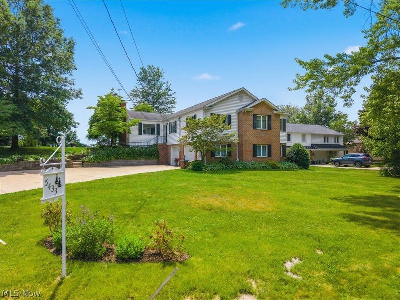 5433 East Boulevard NW, Canton, OH 44718 Photo 1