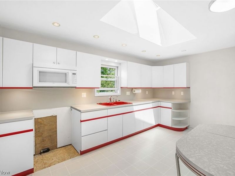 4089 Addison Avenue NE, Louisville, OH 44641 Photo 9