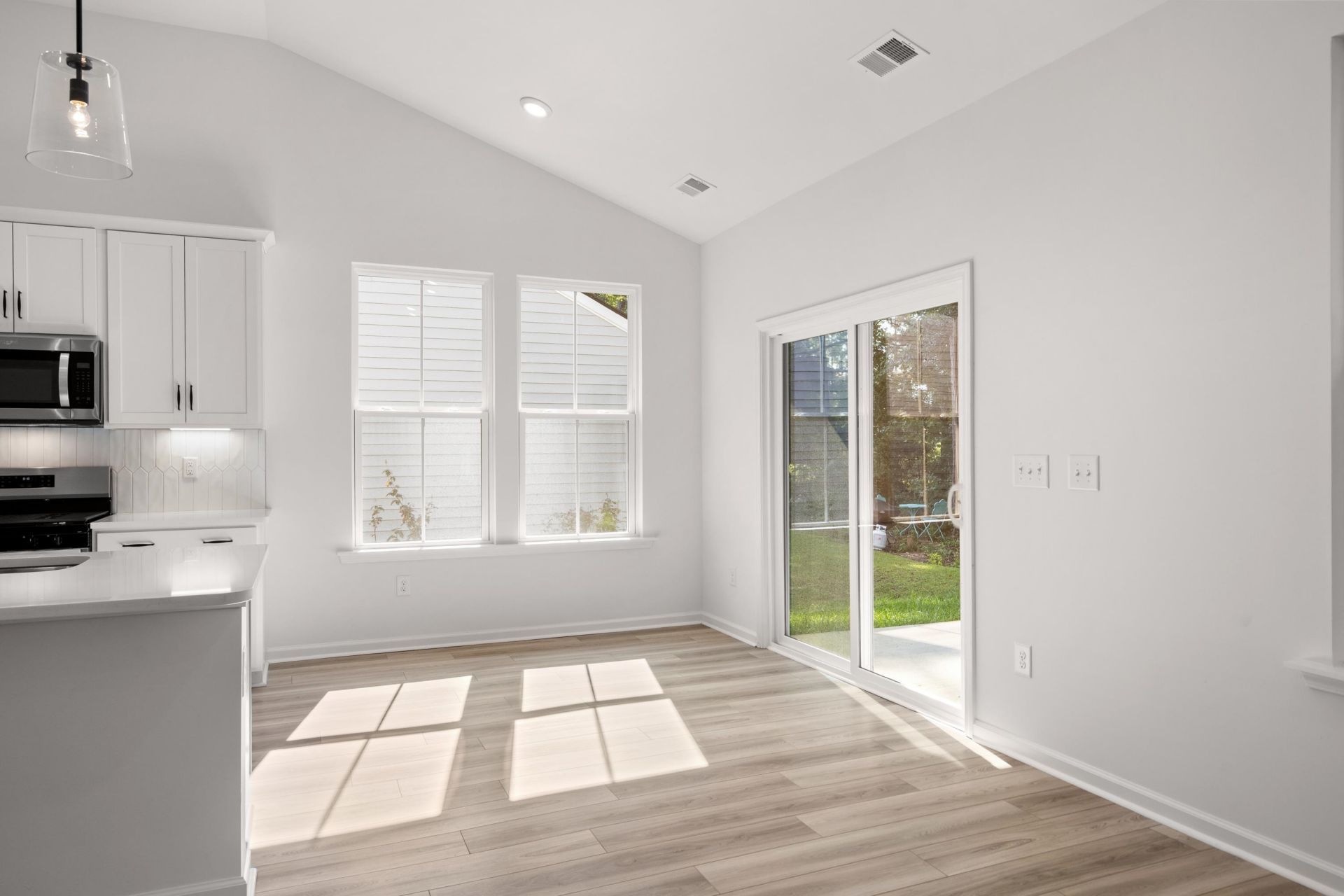 809 Sun Colony Blvd. Photo 20