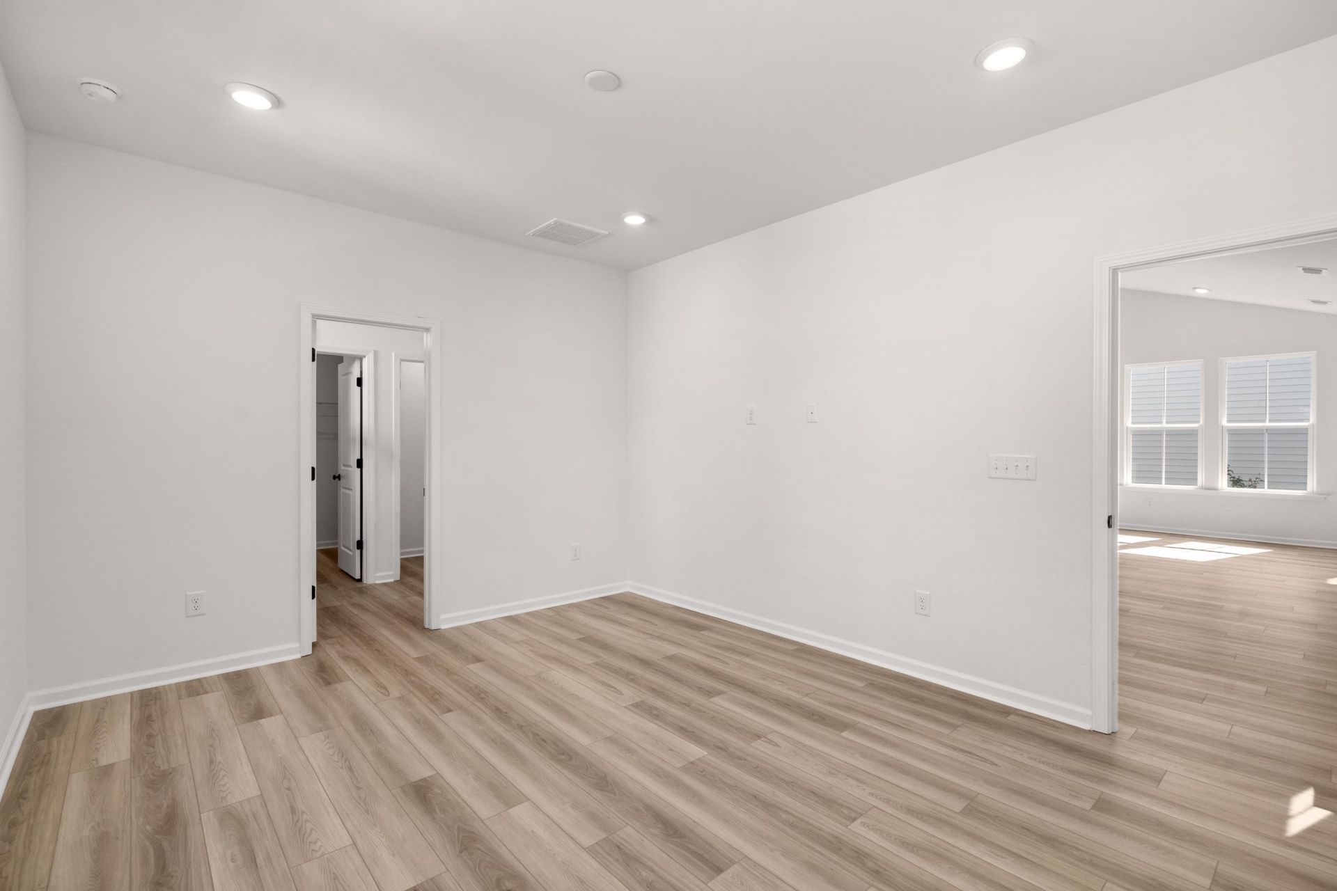 809 Sun Colony Blvd. Photo 27