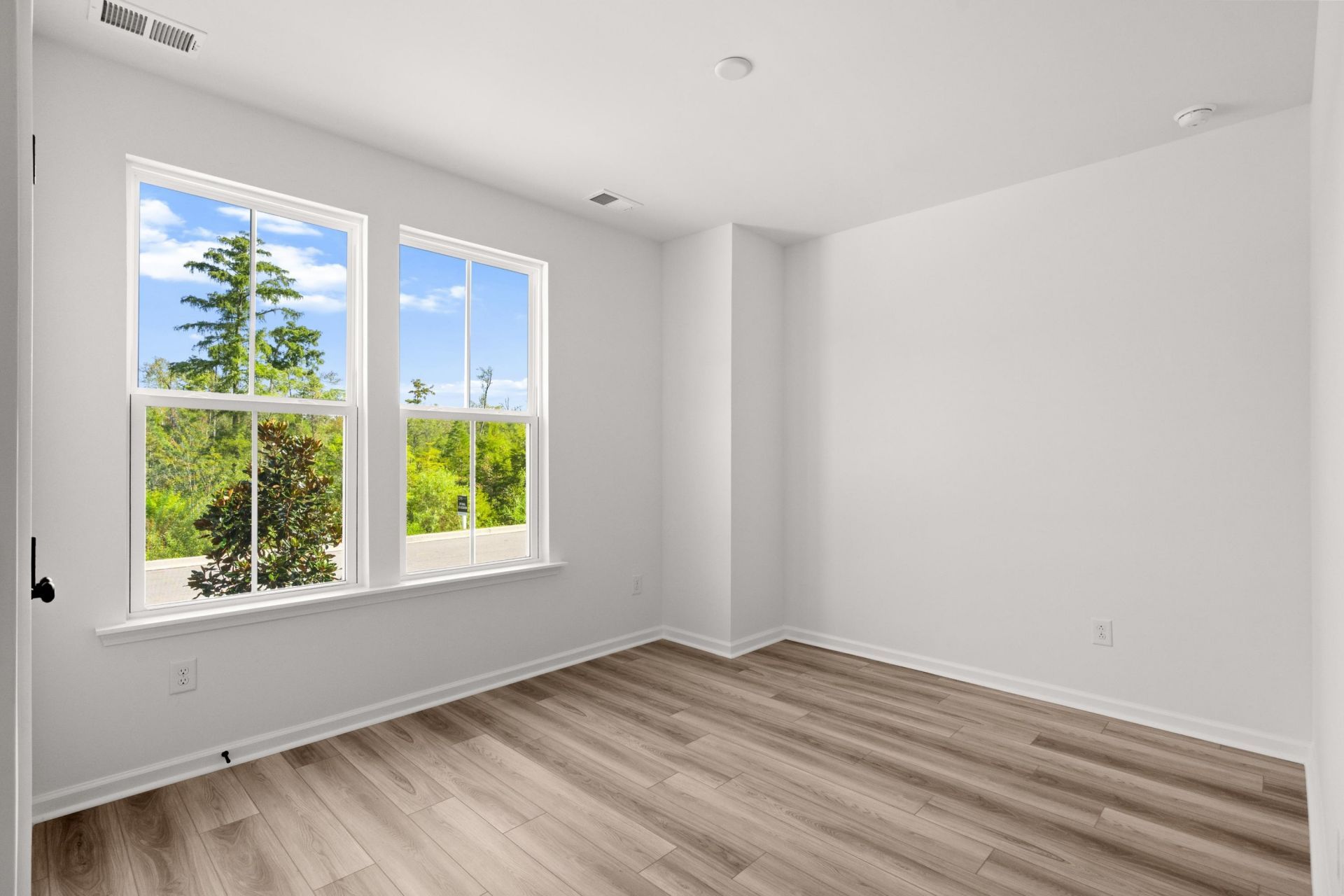 809 Sun Colony Blvd. Photo 30