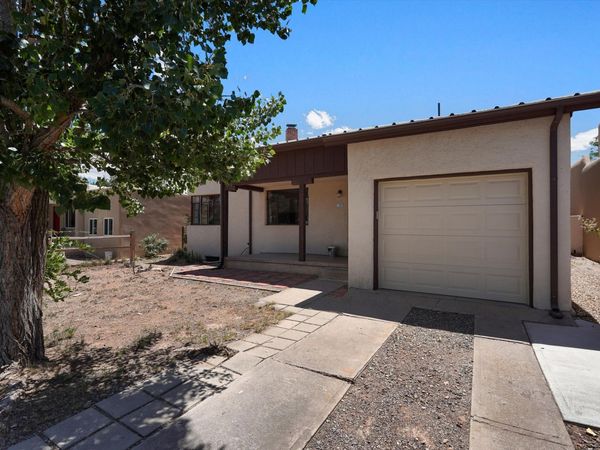 1707 Ridgecrest Drive SE, Albuquerque, NM 87108