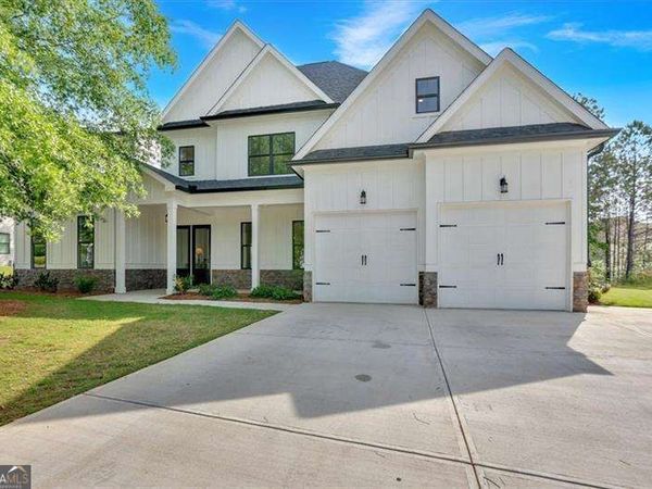8 Greencliff Way SE, Cartersville, GA 30120