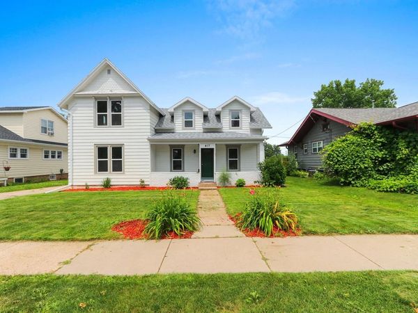 417 W BEACON AVENUE, New London, WI 54961