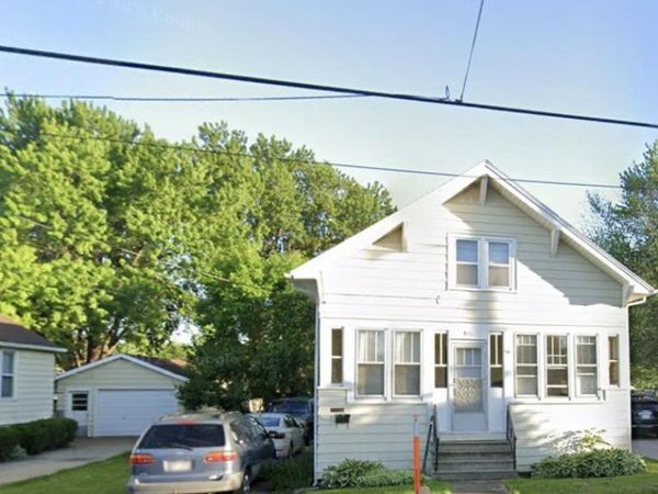 631 W 11TH AVENUE, Oshkosh, WI 54902