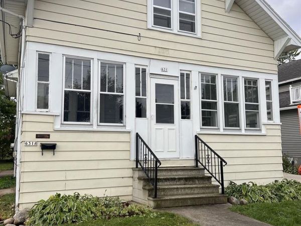 631 W 11TH AVENUE, Oshkosh, WI 54902