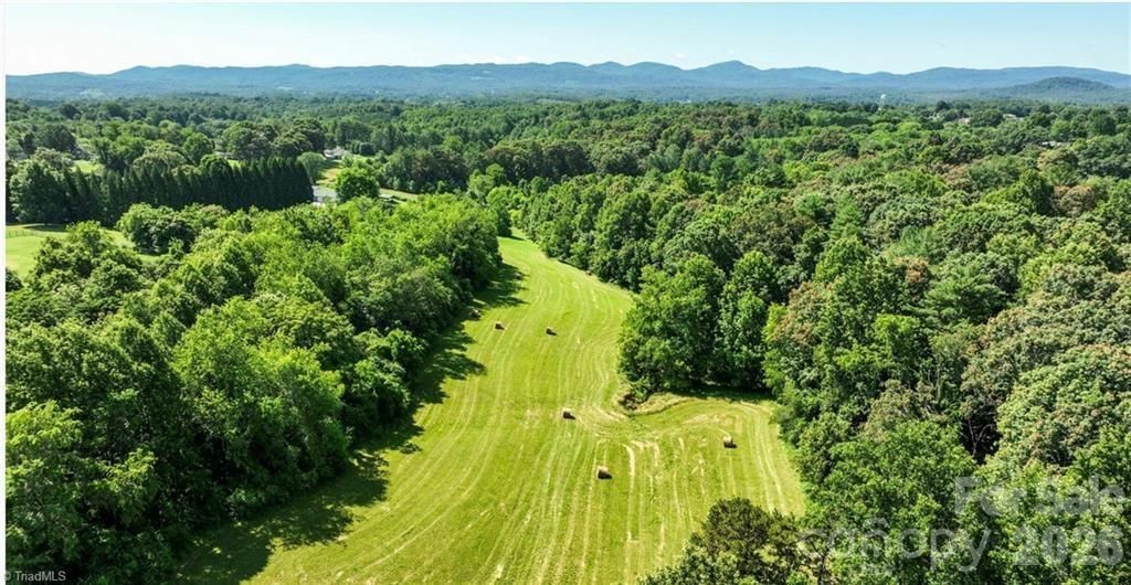 826 Suncrest Orchard Road, North Wilkesboro, NC 28659 Main Photo
