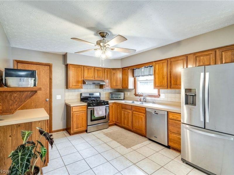 13452 Sunflower Avenue NW, Mogadore, OH 44260 Photo 12