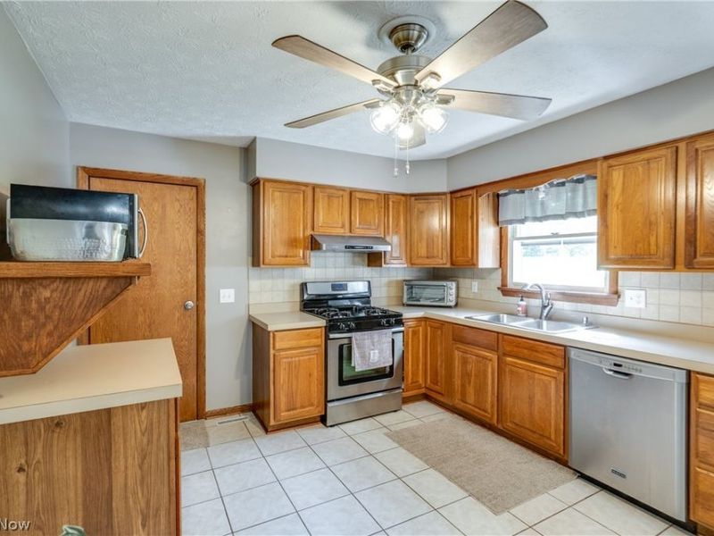 13452 Sunflower Avenue NW, Mogadore, OH 44260 Photo 13