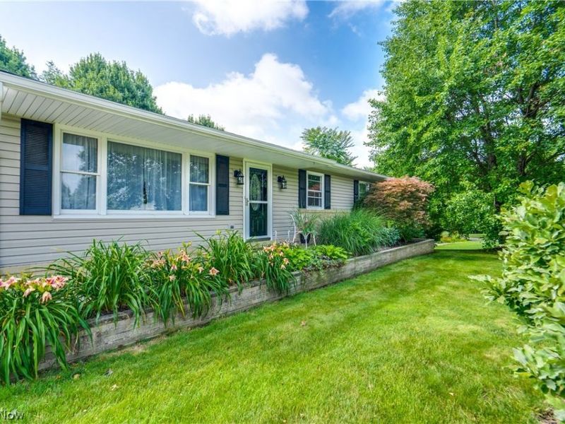 13452 Sunflower Avenue NW, Mogadore, OH 44260 Photo 4