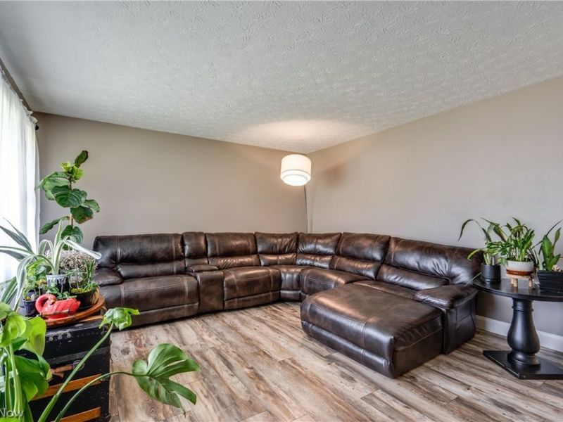 13452 Sunflower Avenue NW, Mogadore, OH 44260 Photo 6