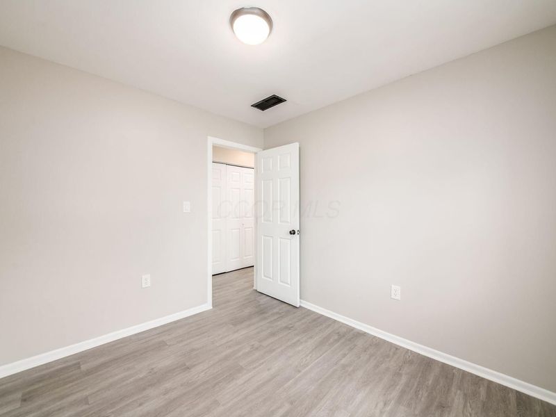 2923 Howey Road , Columbus, OH 43224 Photo 18