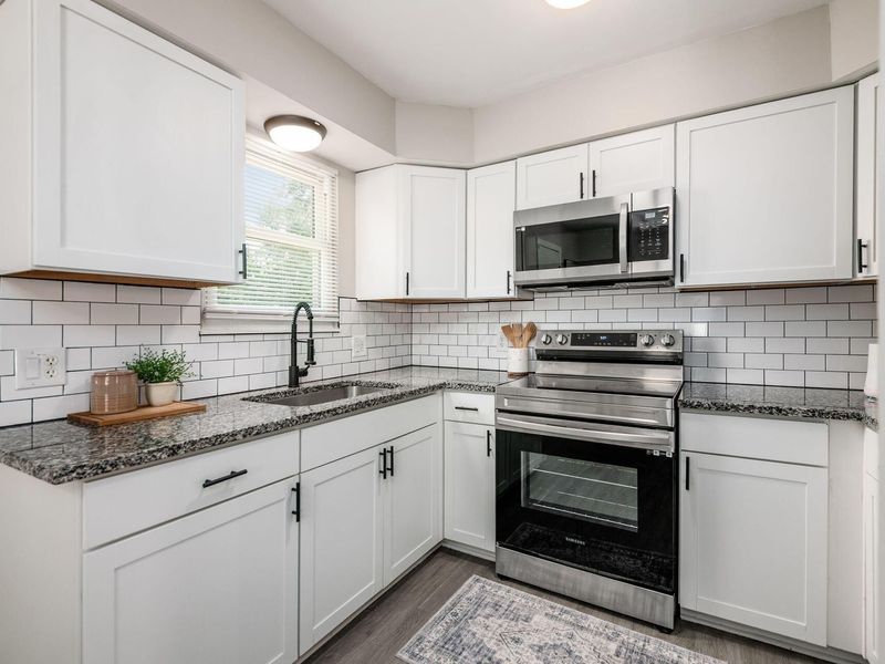 2923 Howey Road , Columbus, OH 43224 Photo 7