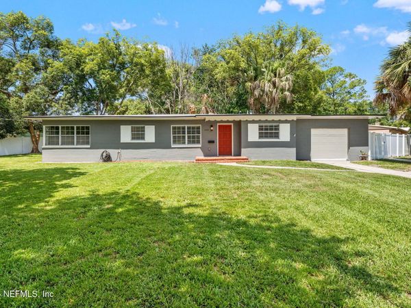 6144 ROBBINS Circle N, Jacksonville, FL 32211