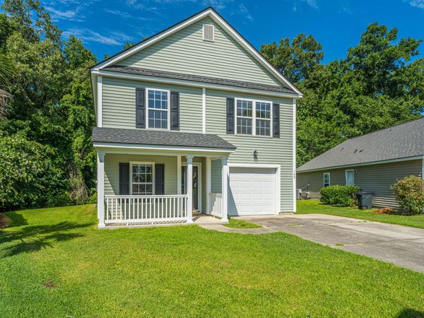 142 Avalon Road, Summerville, SC 29483