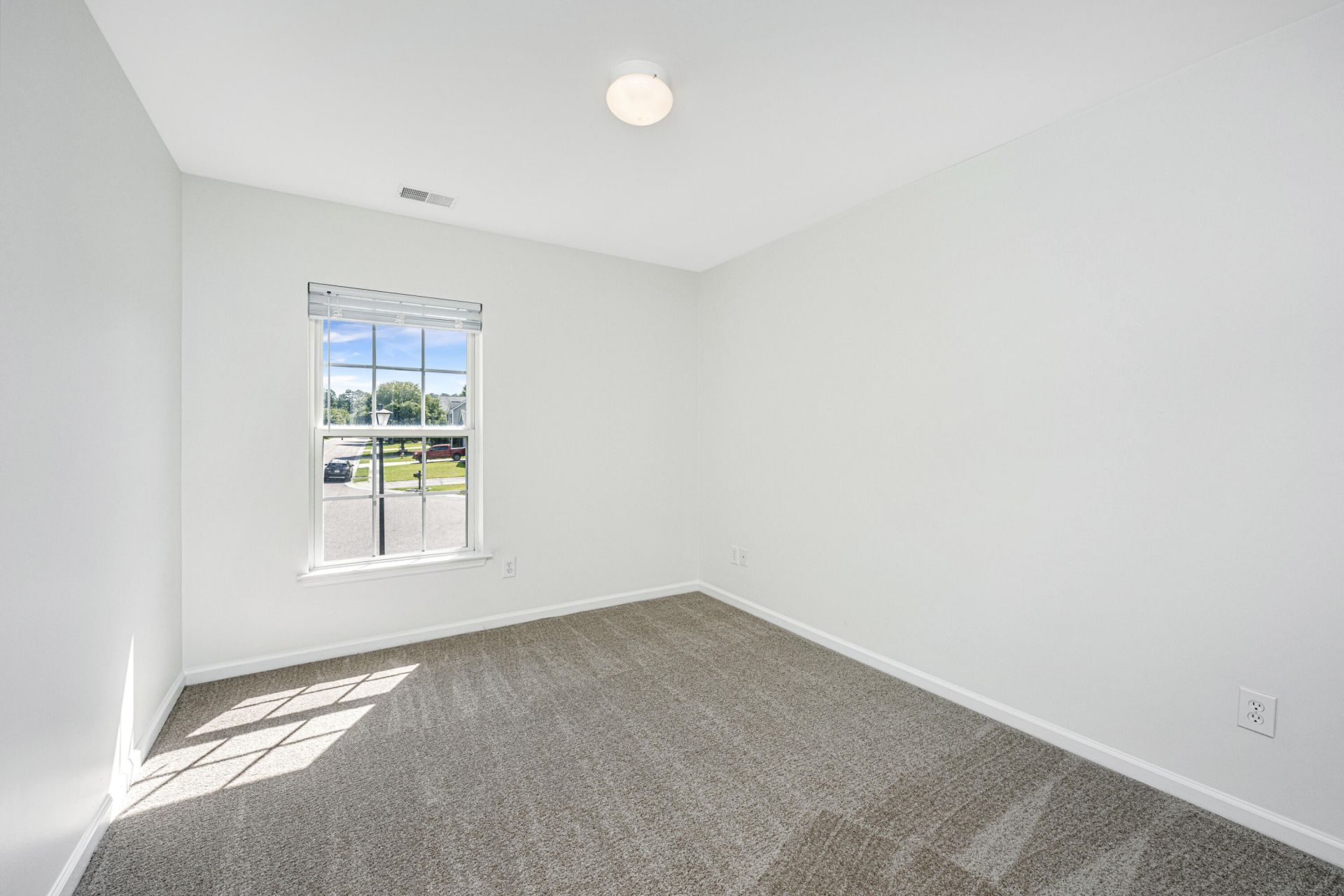 142 Avalon Road Photo 17