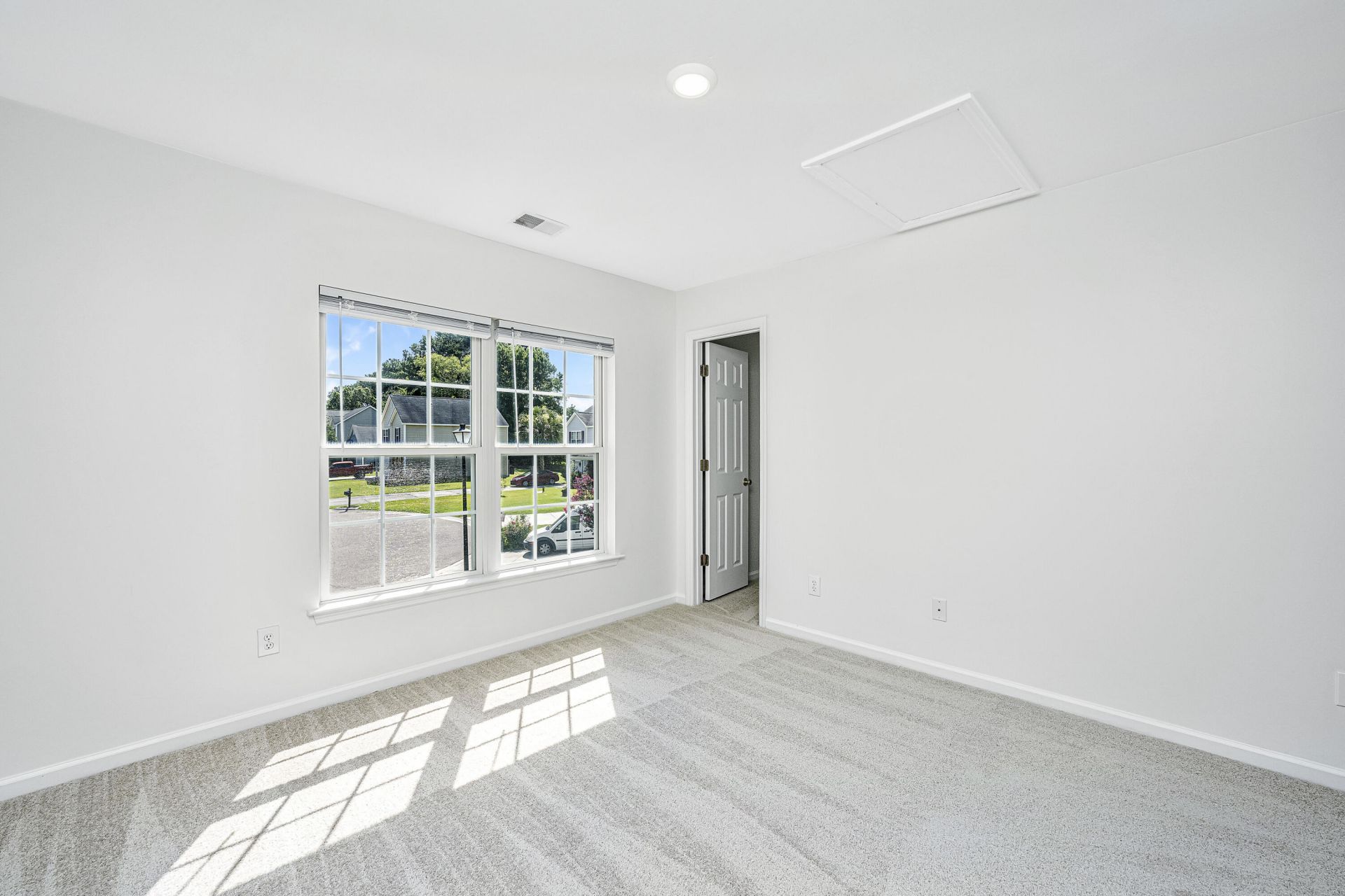 142 Avalon Road Photo 22