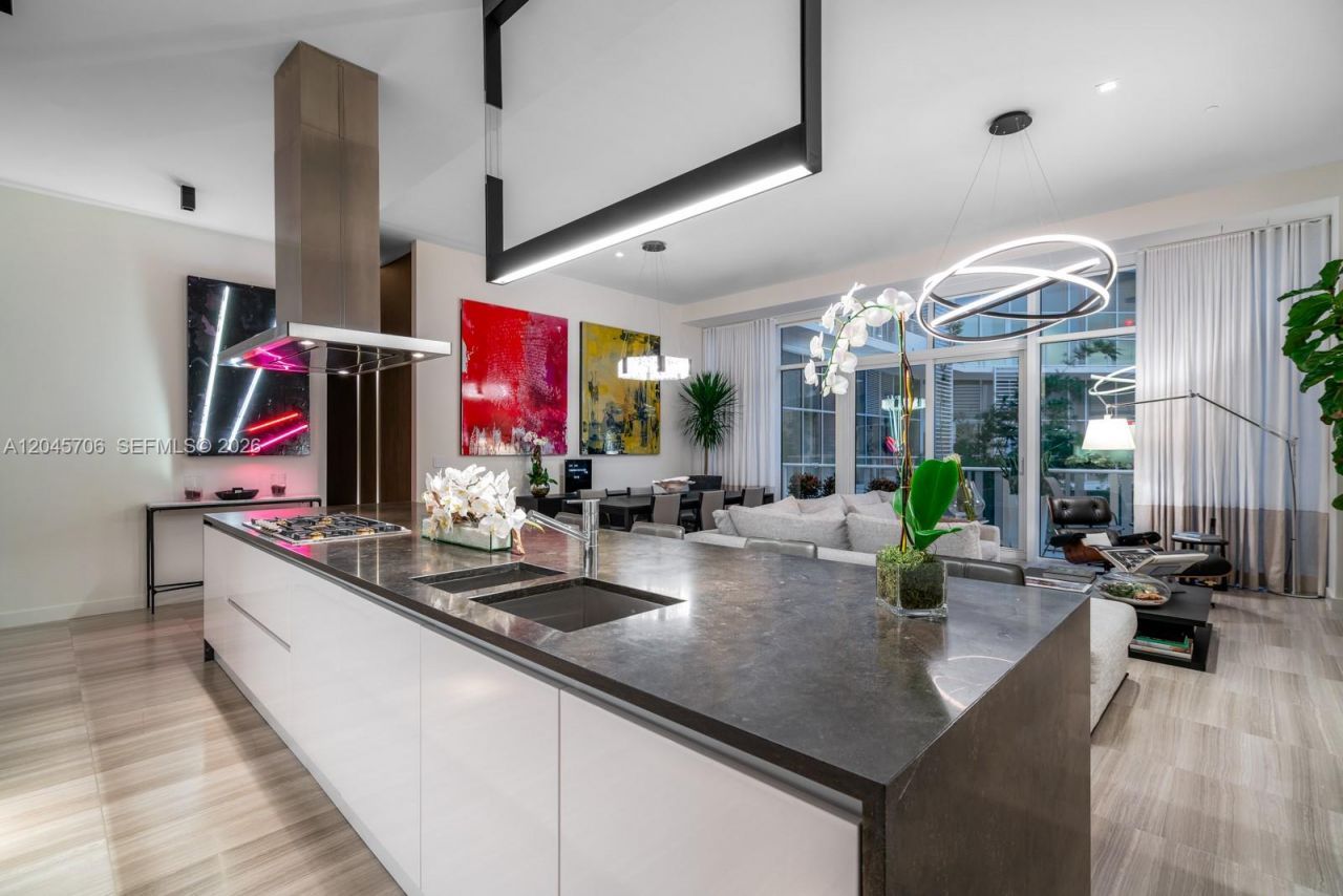 4701 N Meridian Ave , Unit 209, Miami Beach, FL 33140 Photo