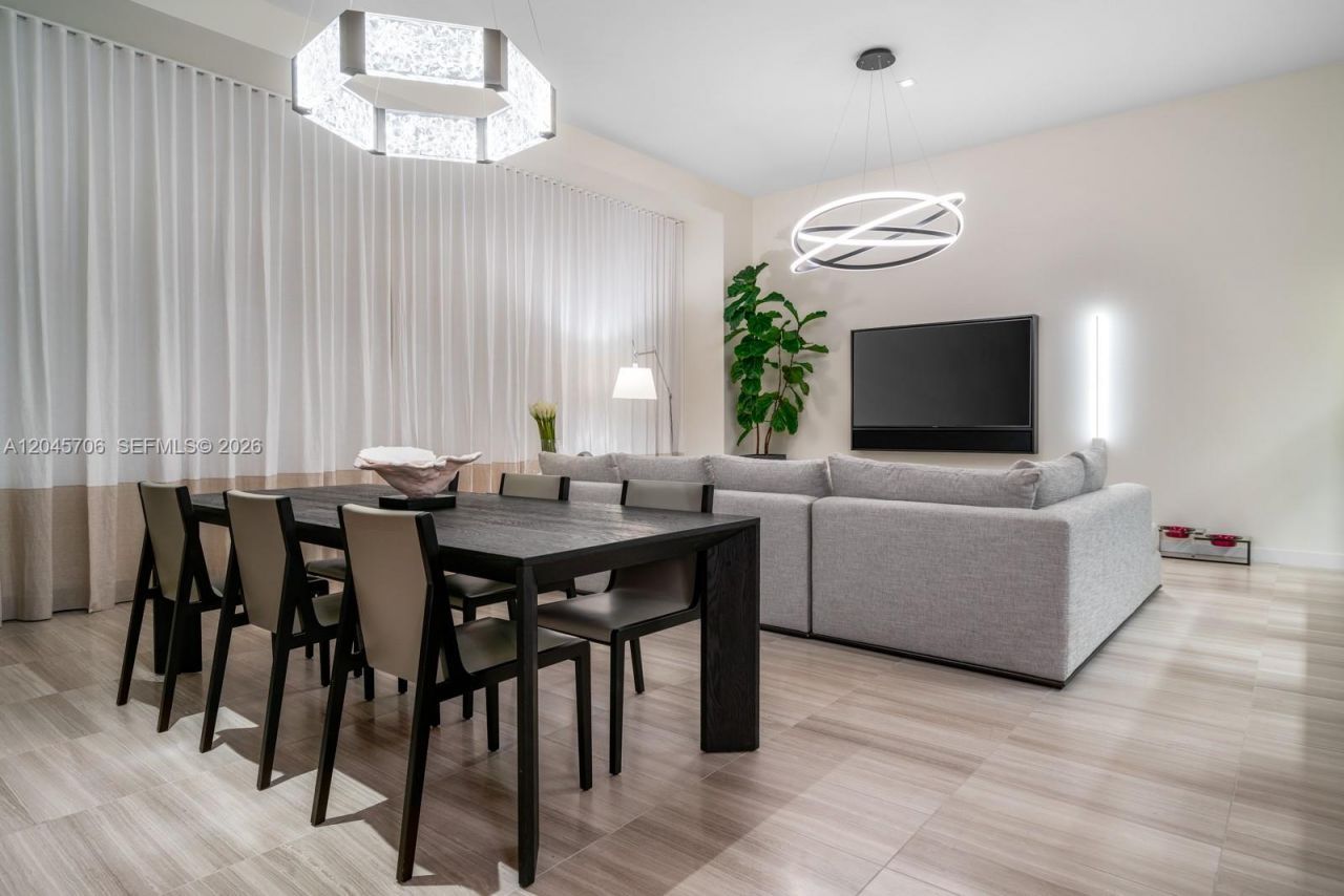 4701 N Meridian Ave , Unit 209, Miami Beach, FL 33140 Photo