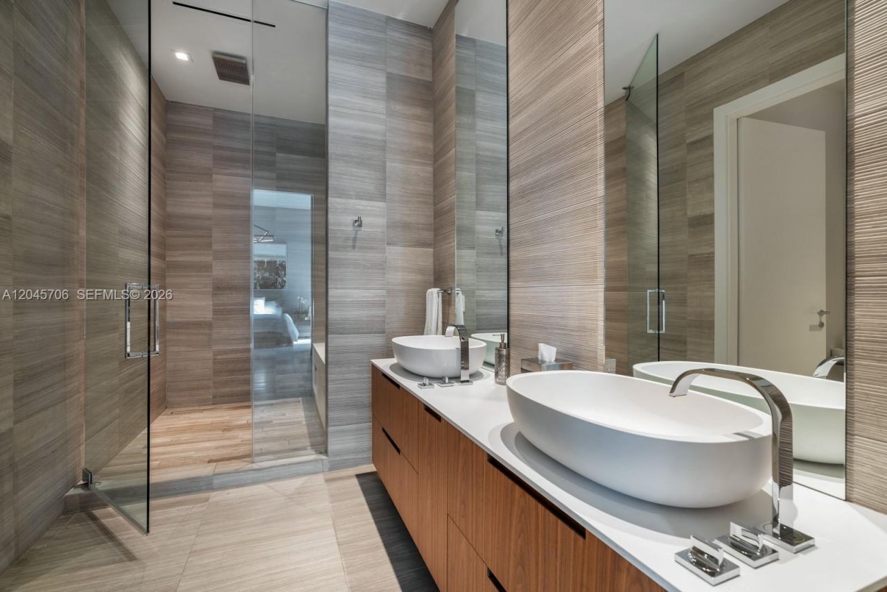 4701 N Meridian Ave , Unit 209, Miami Beach, FL 33140 Photo