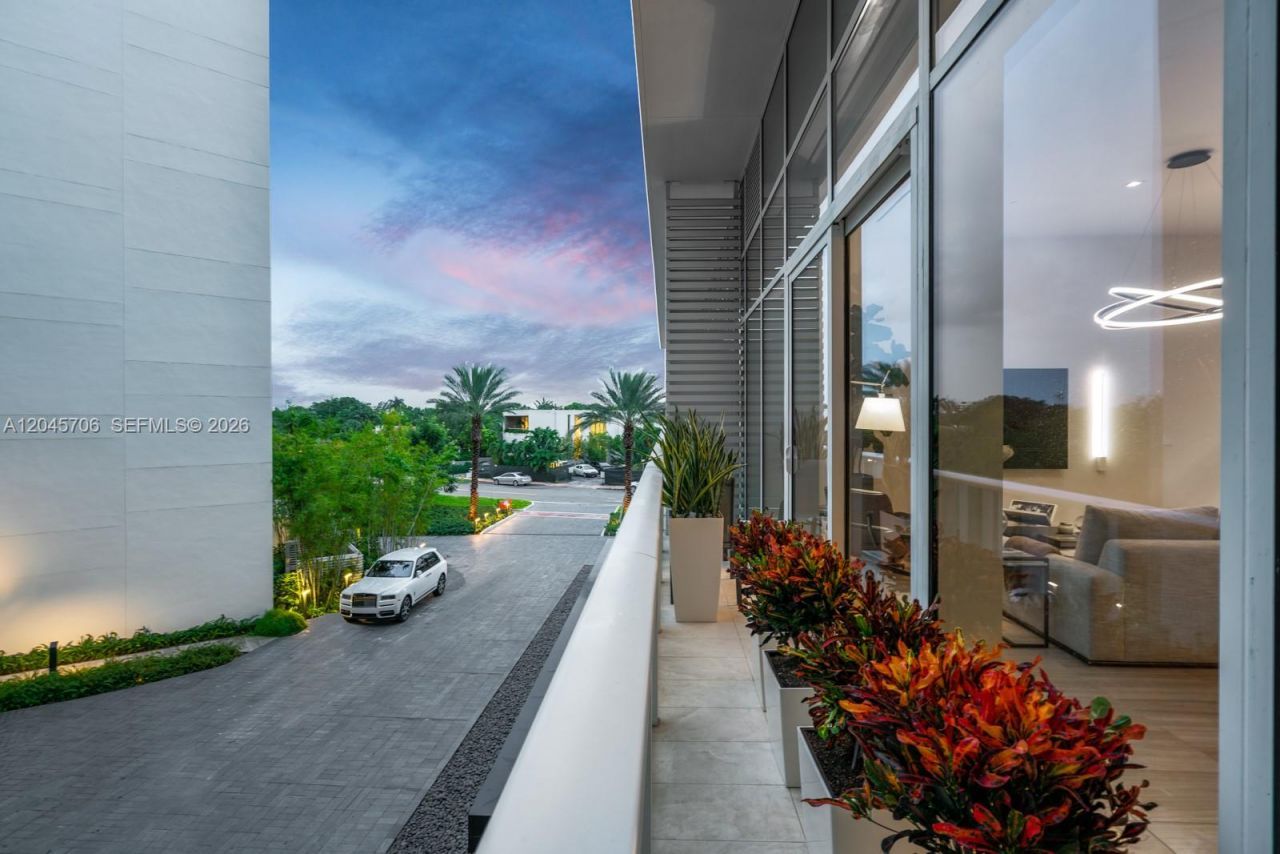 4701 N Meridian Ave , Unit 209, Miami Beach, FL 33140 Photo