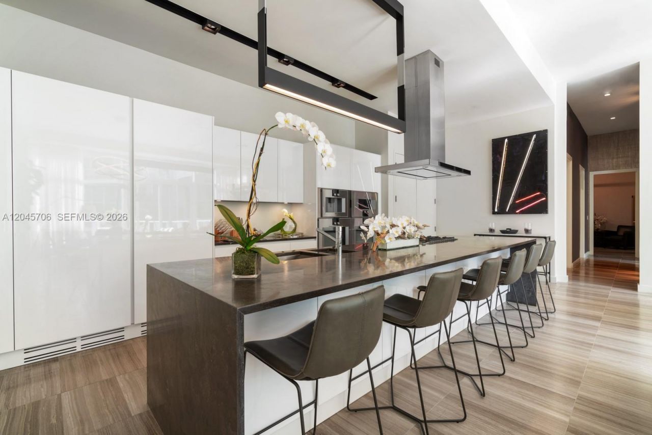 4701 N Meridian Ave , Unit 209, Miami Beach, FL 33140 Photo