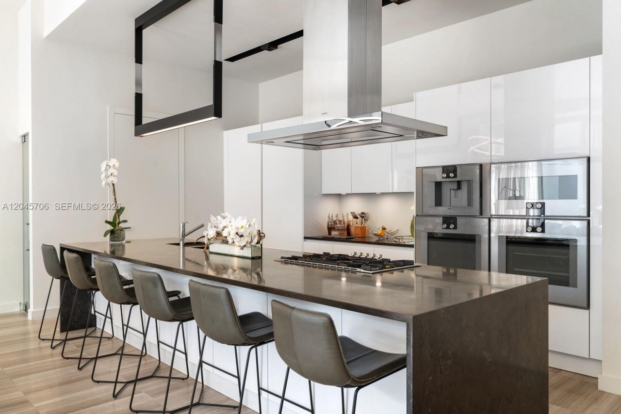 4701 N Meridian Ave , Unit 209, Miami Beach, FL 33140 Photo