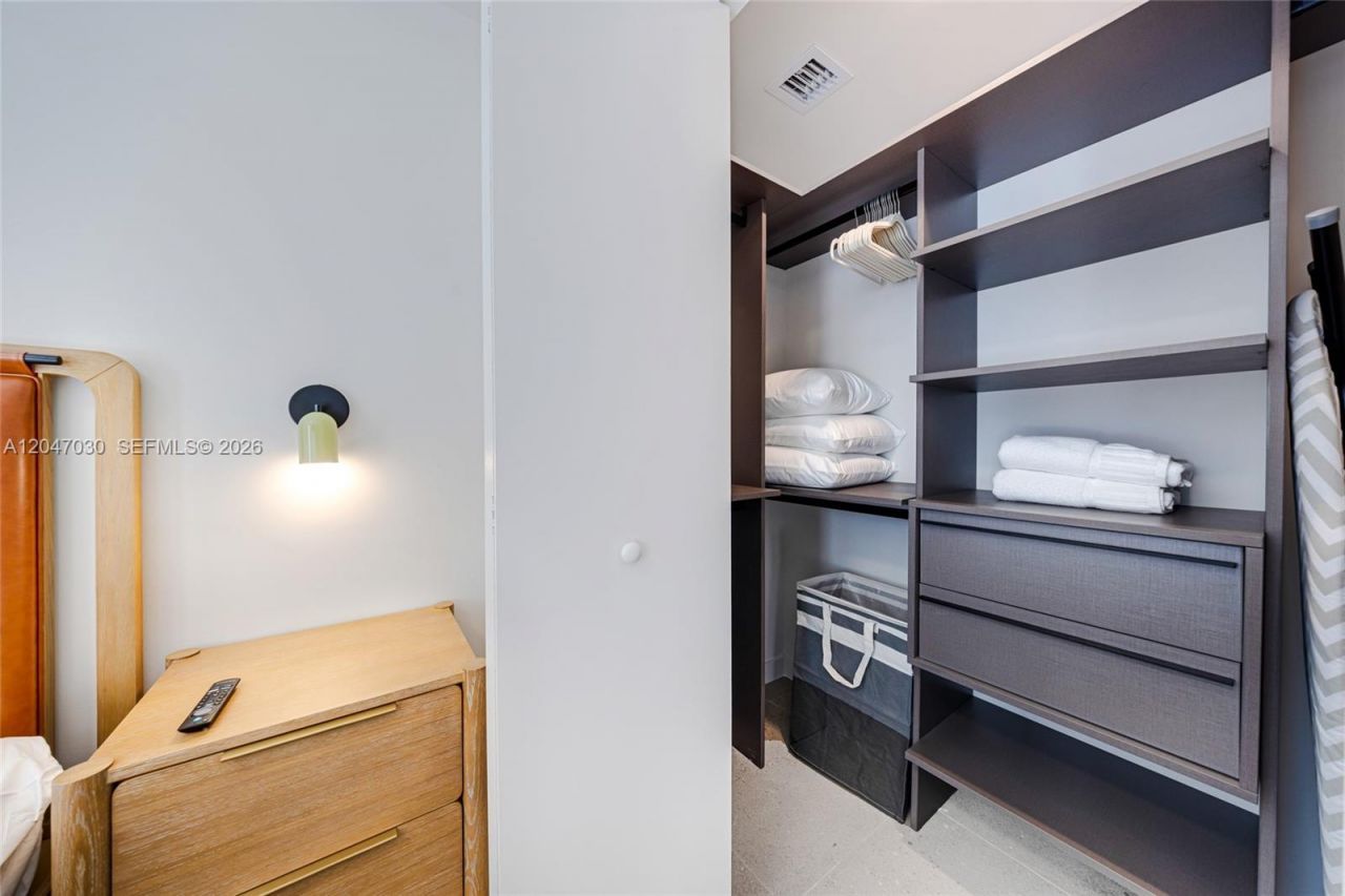 11 NE 6th St , Unit 2903, Miami, FL 33132 Photo