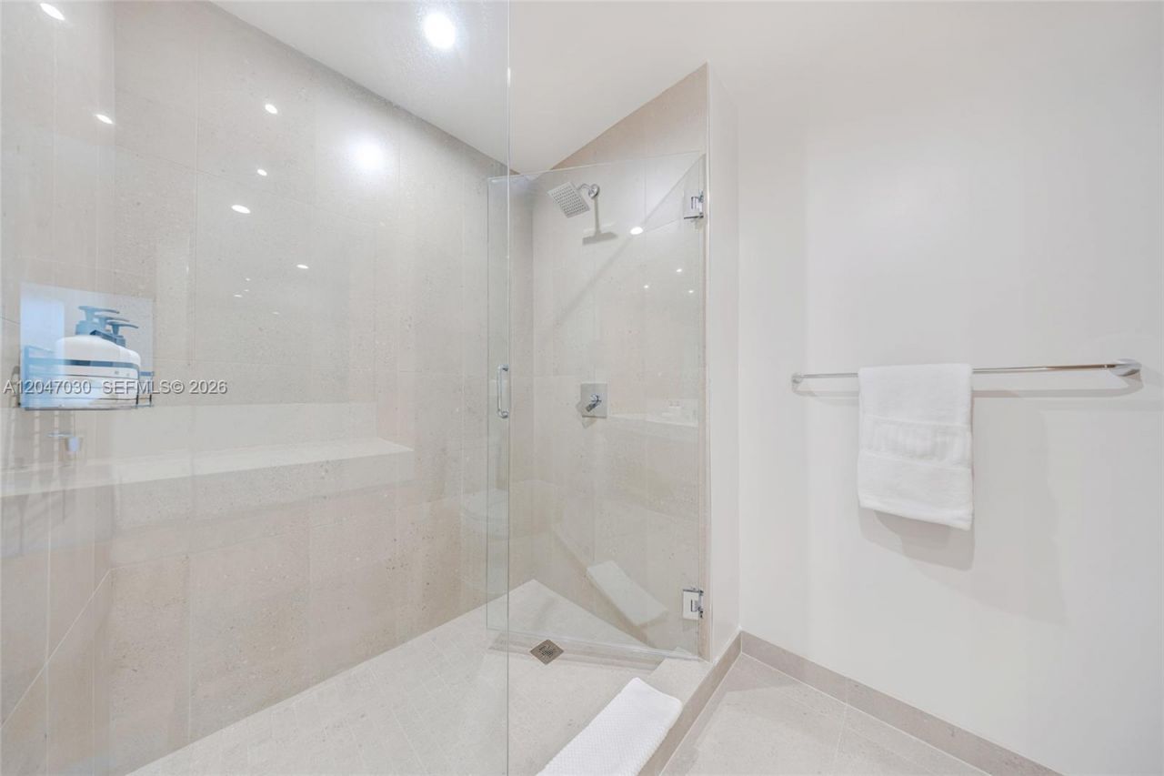 11 NE 6th St , Unit 2903, Miami, FL 33132 Photo