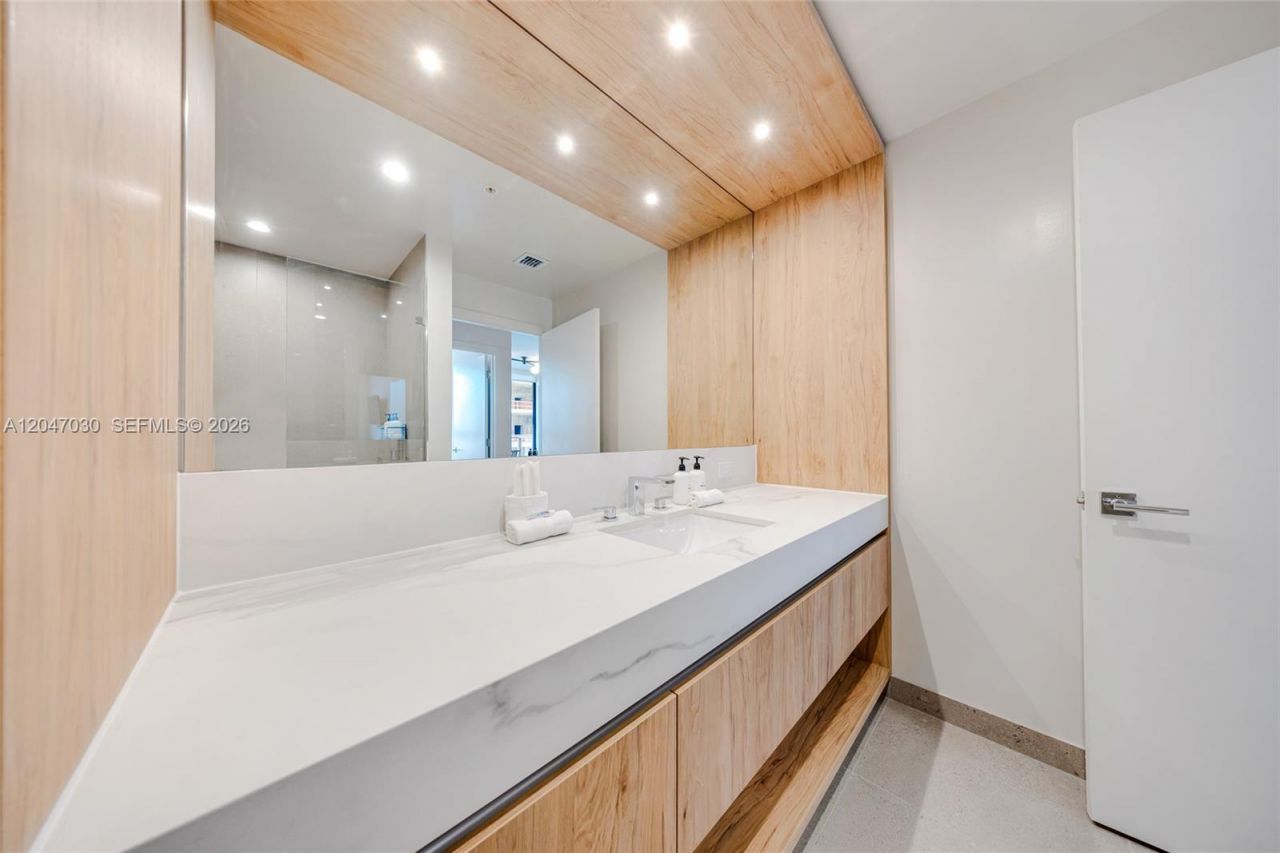 11 NE 6th St , Unit 2903, Miami, FL 33132 Photo
